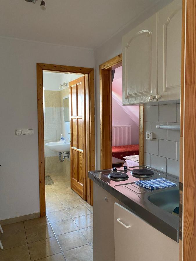 Abigel Apartmanhaz Balatonfured Ngoại thất bức ảnh