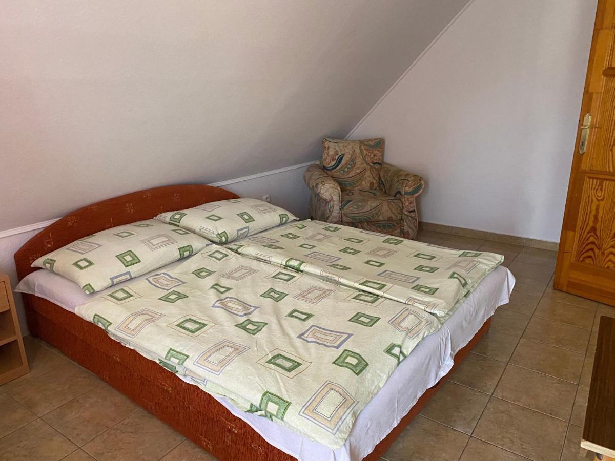 Abigel Apartmanhaz Balatonfured Ngoại thất bức ảnh