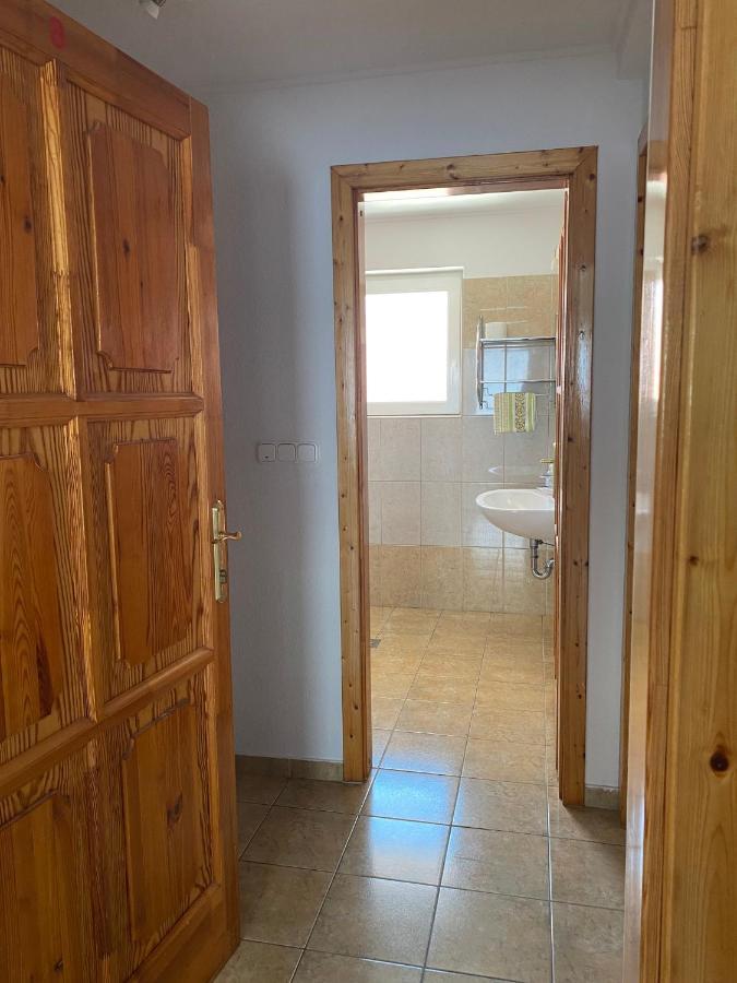 Abigel Apartmanhaz Balatonfured Ngoại thất bức ảnh