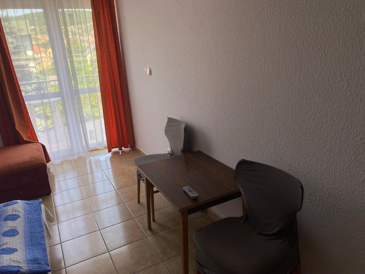 Abigel Apartmanhaz Balatonfured Ngoại thất bức ảnh