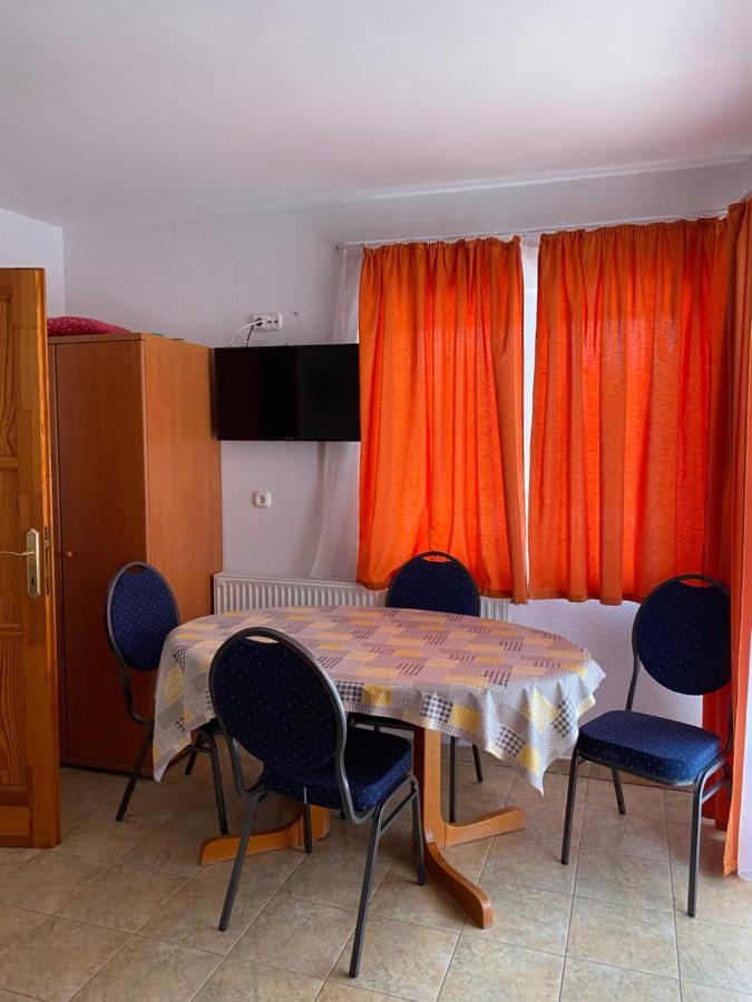 Abigel Apartmanhaz Balatonfured Ngoại thất bức ảnh