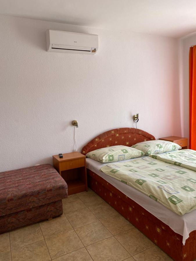 Abigel Apartmanhaz Balatonfured Ngoại thất bức ảnh